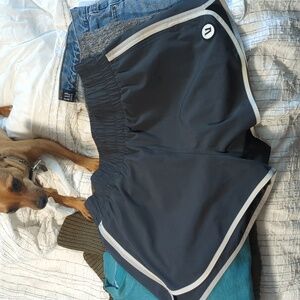 Vuori Shorts